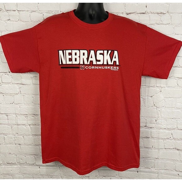 Nebraska Cornhuskers T-shirt‎ Mens Large - Picture 1 of 11